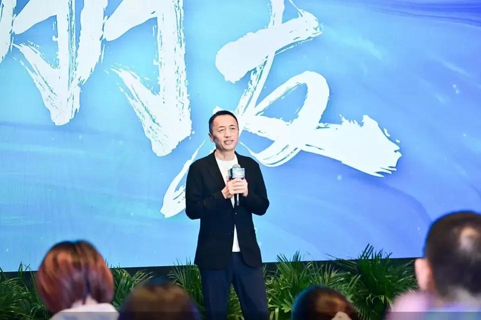 万科郁亮再谈房地产：所谓“房产过剩”是“被平均”了，未来住宅仍要建设10亿-12