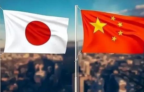 中国网友又想出了一个制裁日本的绝招，就是效仿俄罗斯彻底关闭中国领空，不允许日本飞