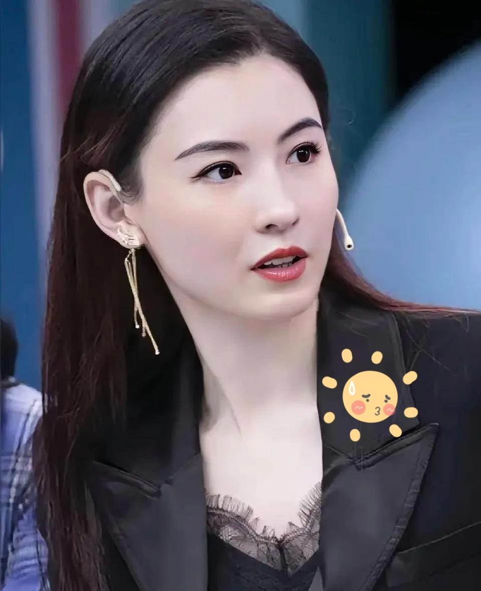 真的越来越搞不懂张柏芝了，明明都已经46岁了，不缺钱，有儿有女，可以安稳过日子，