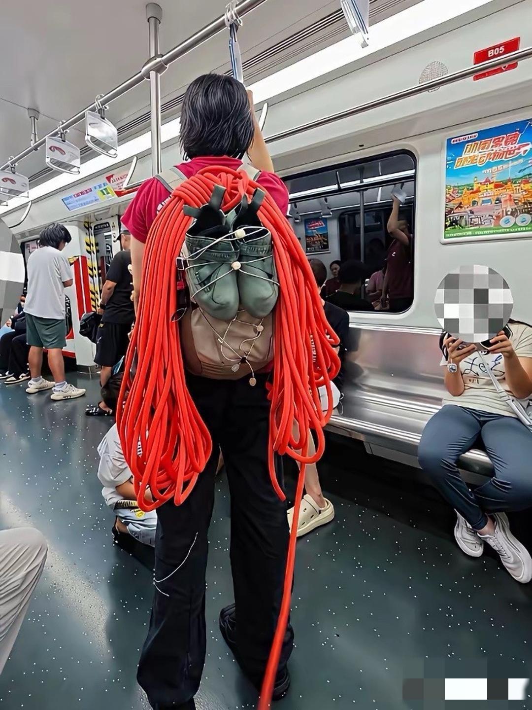 大妈这富炫得……我竟然哑口无言