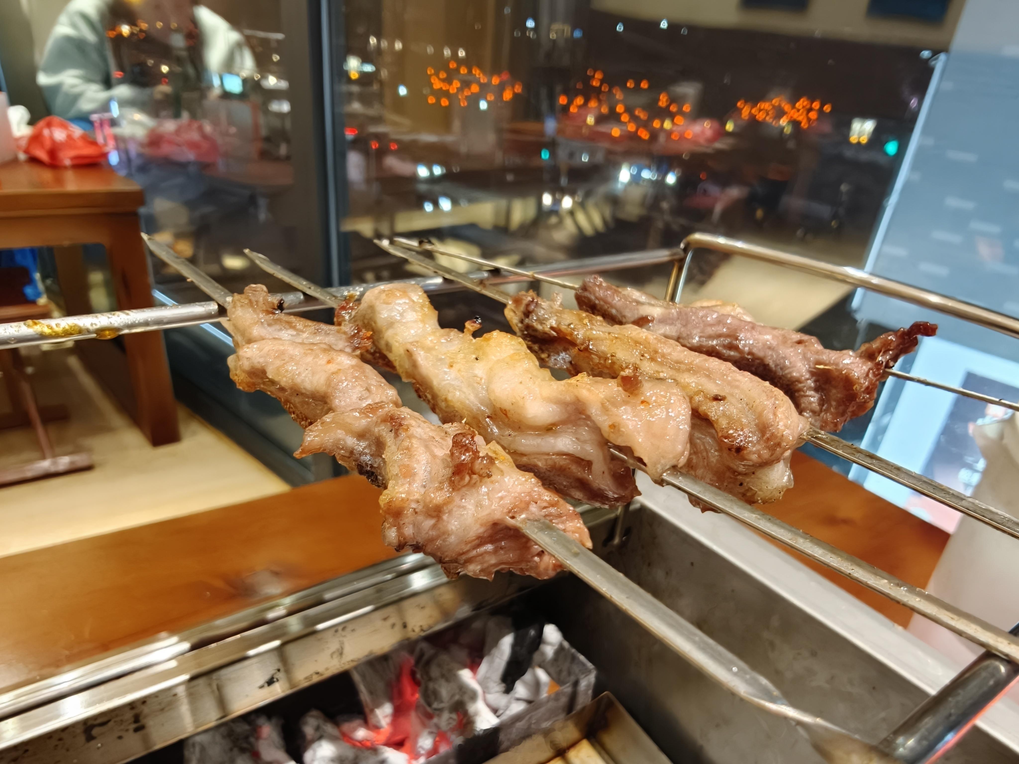 好久没吃烧烤了，饿了饿了