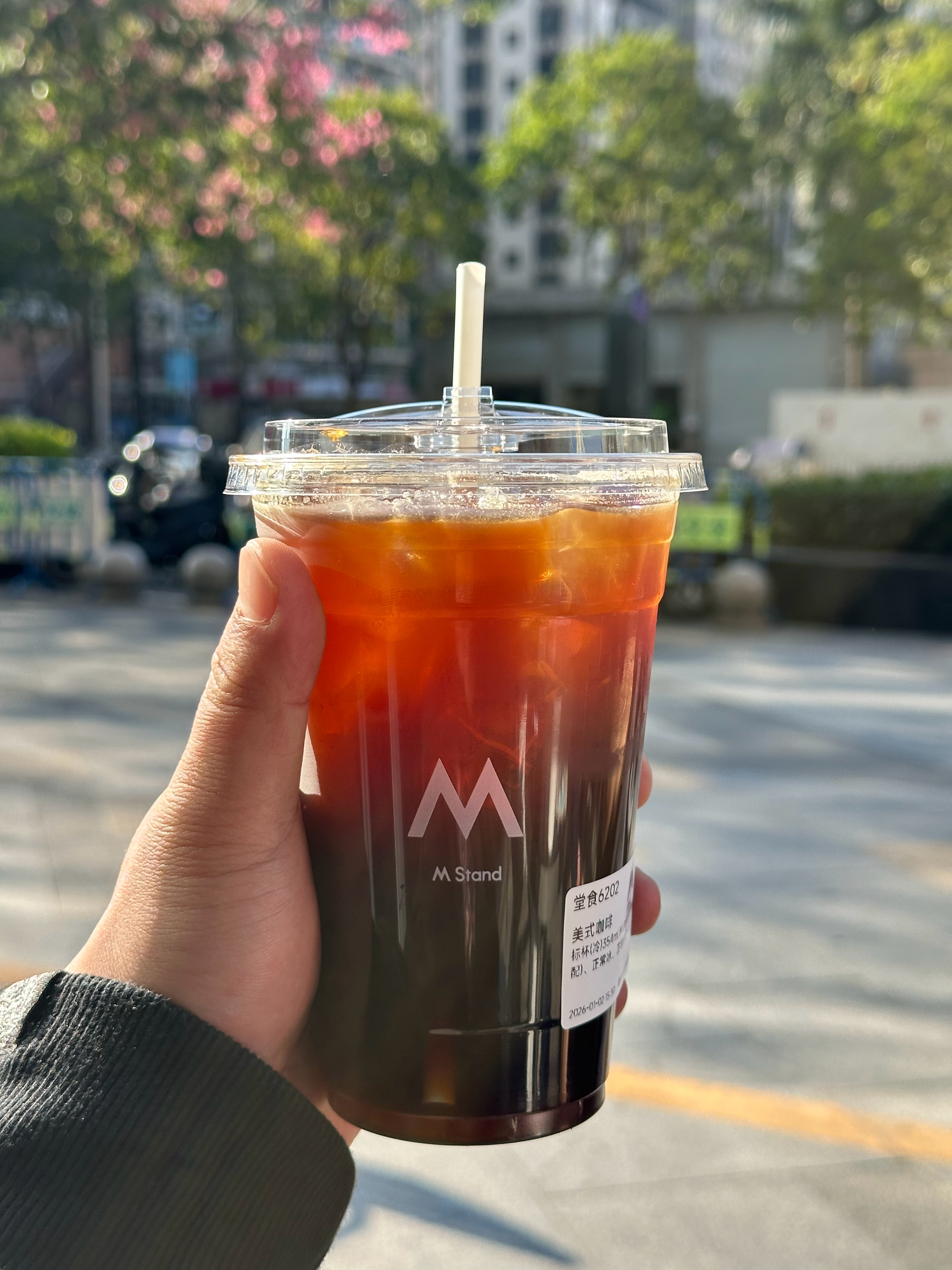 元旦假期忙里偷闲，晒个太阳，来一杯冰美式，精神一下。