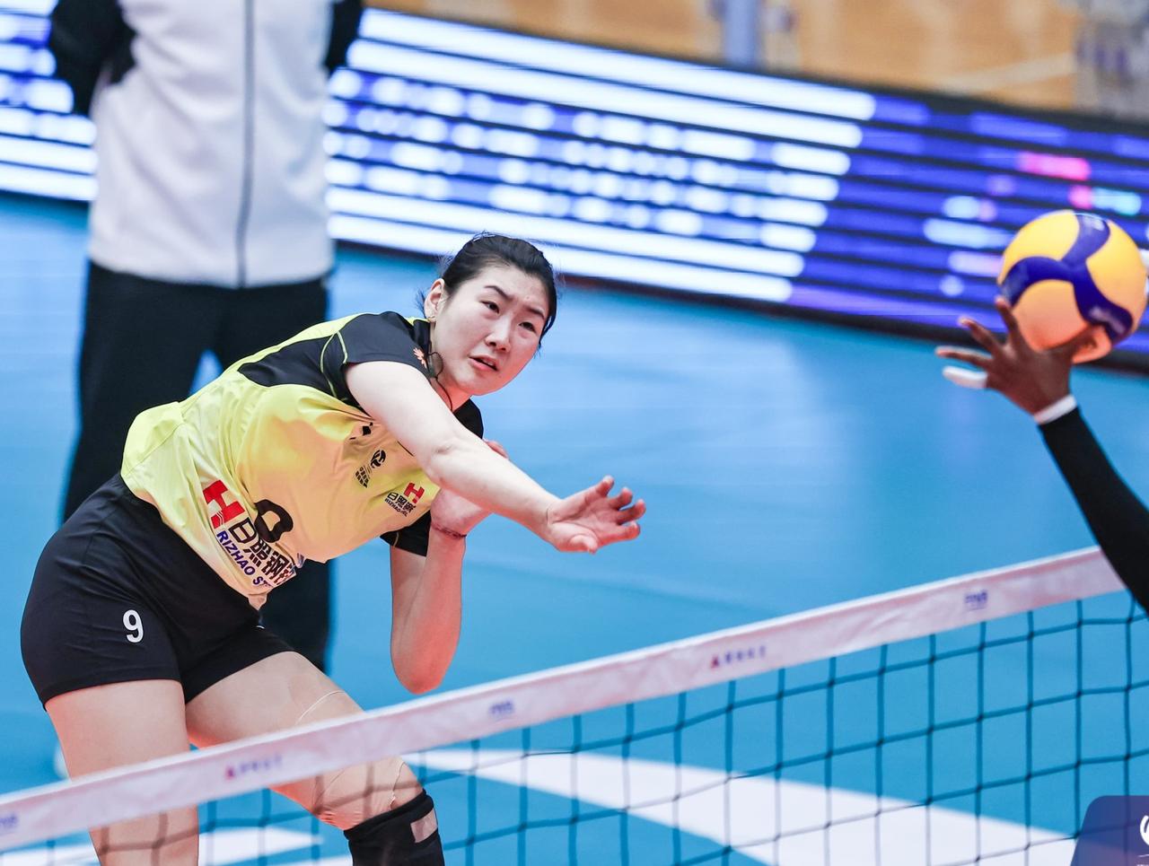 女排超联季军战首回合，山东客场3-1（25-19、25-20、19-25、25-