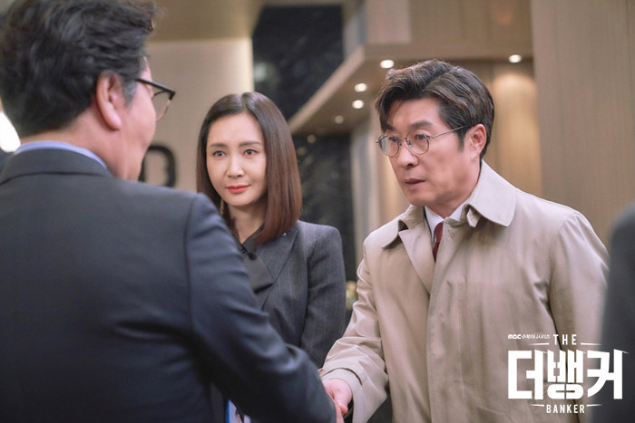 韩剧回顾 The Banker 首播7周年主演：金相中、蔡时那、刘东根、金泰佑2