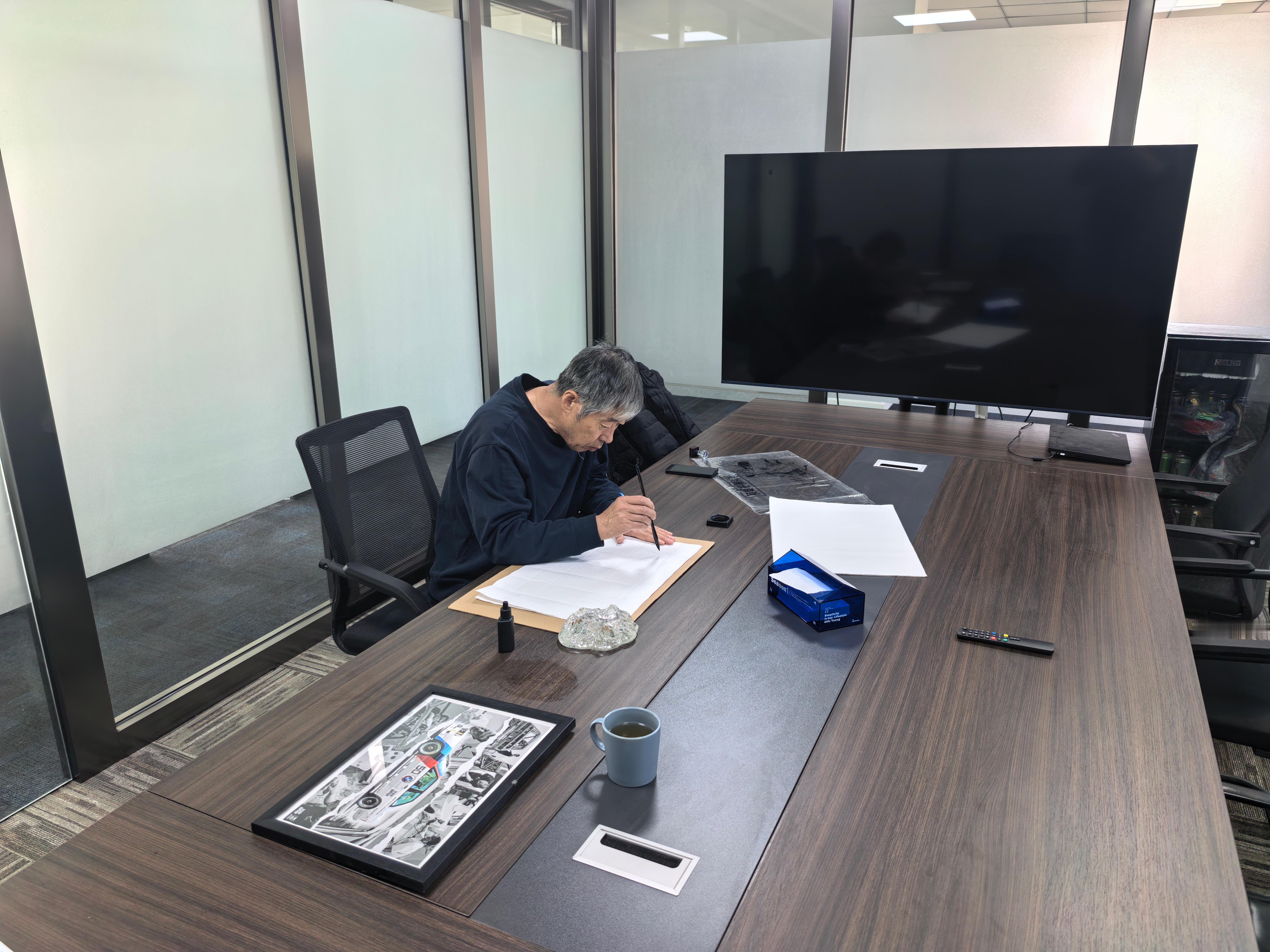 过几天要送台湾省女孩子一个礼物给我爸请出来写个字，就当我写的了  ​​​