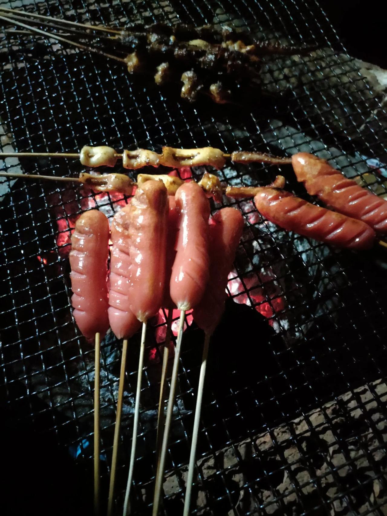 热闹几天的春节，大鱼大肉都吃腻了，只想来点解腻的素菜和酸野，释迦果很少有吃，今天