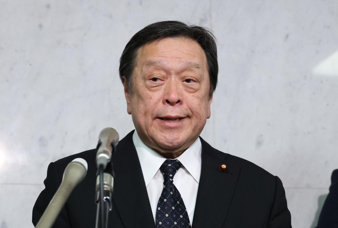 中日首次通过军事热线联系
中国和日本表示，两国防务官员通过 3 月底开通的军事热
