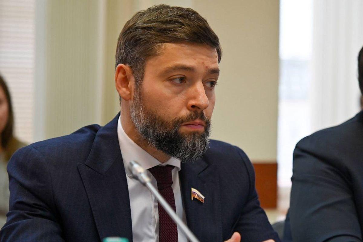 俄罗斯国家杜马议员雅库博夫斯基最近放话：想在远东建收费公路？可以，但必须先有一条