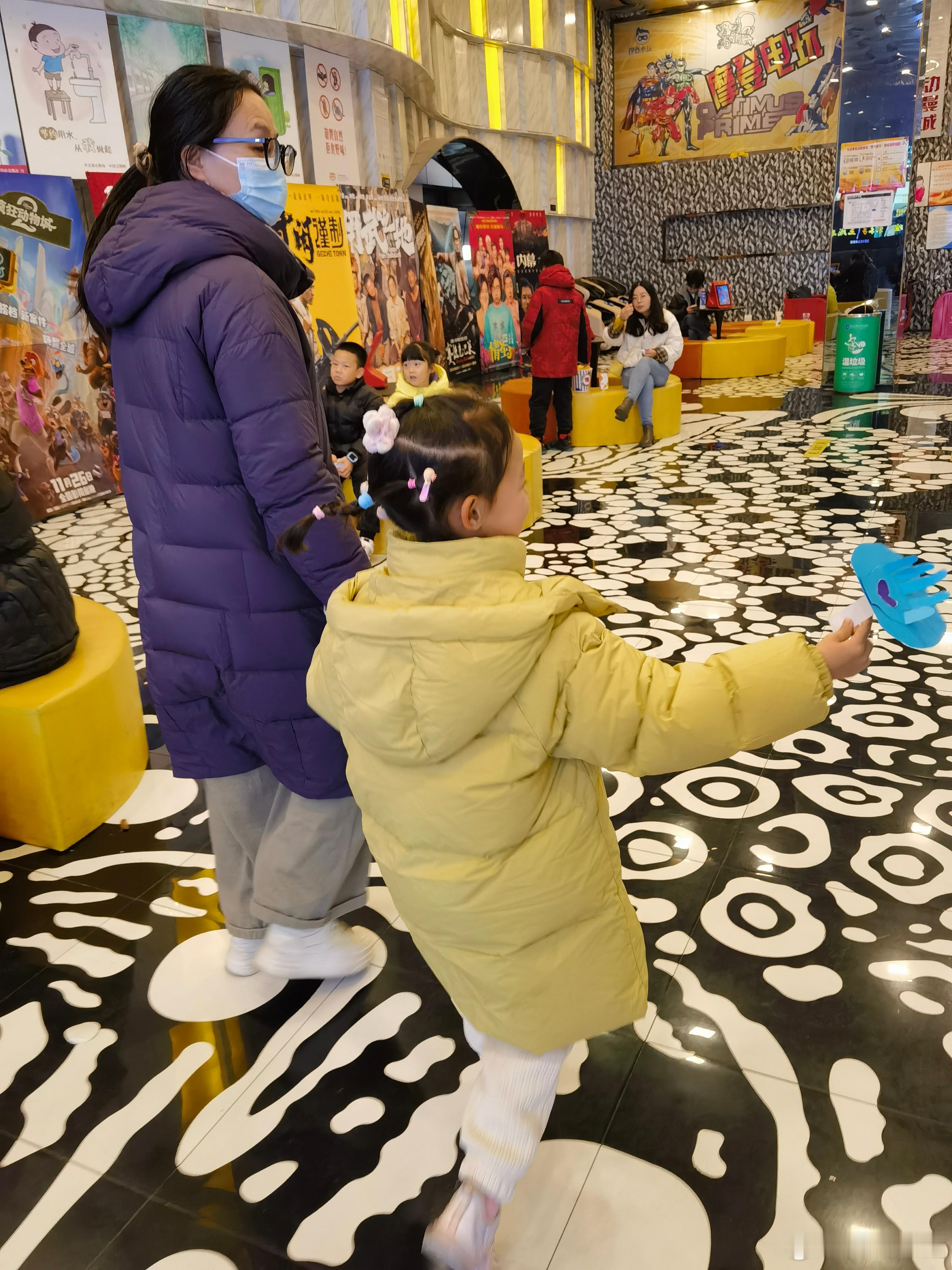 回不去的阿凡达3潘多拉的风还是那样清冽，带着森林深处苔藓的湿润与花草的甜香，可当