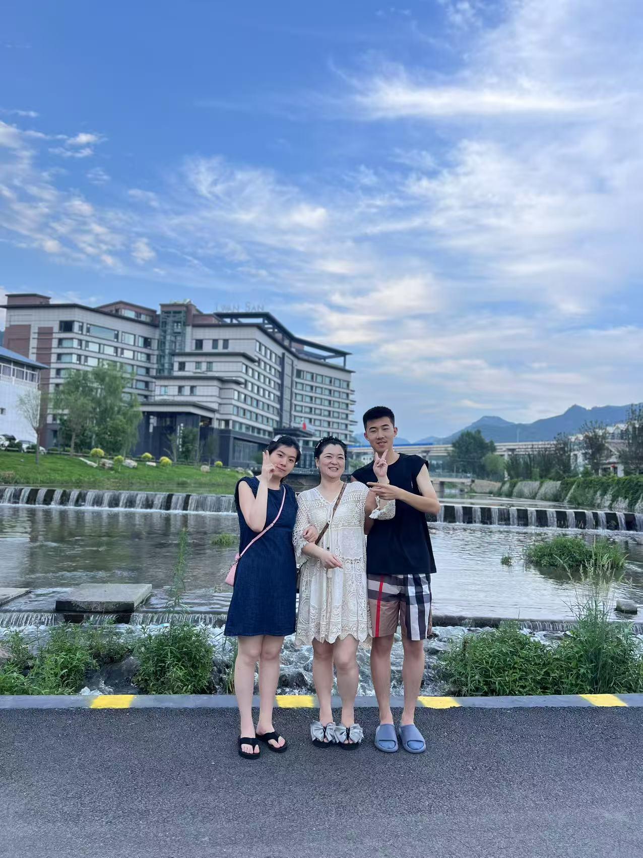 来承德隆化七家三年了，感受非常好泡温泉第一，避暑第二，一家子一起太爽了逃离北京的