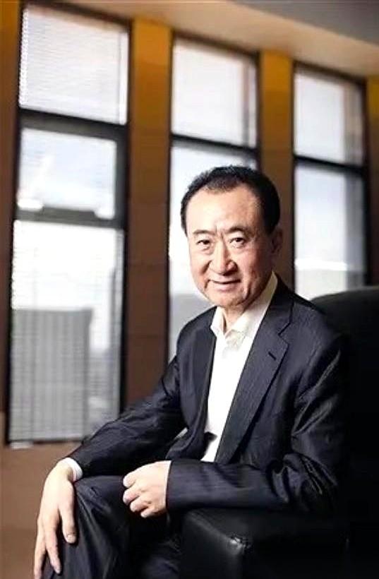 工商局网站的页面一刷新，“万达电影”的名字被彻底抹去，取而代之的是“儒意电影”。