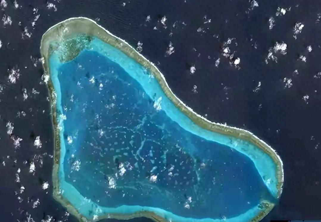 中国不会轻易上当，中国没有什么理由贸然与外部势力作战，即使是台海与南海局势，也都