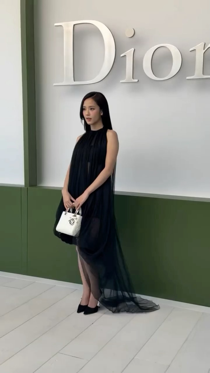 金智秀 迪奥公主我女神的漂亮脸蛋😘 