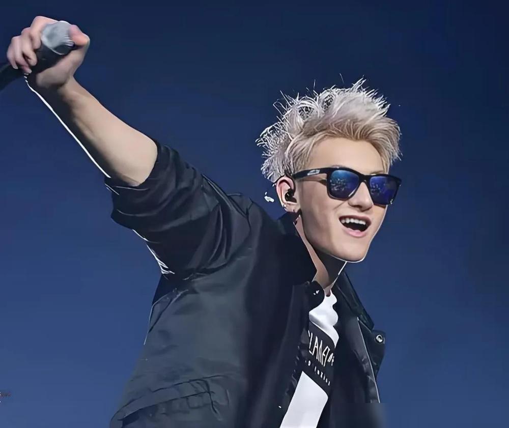 我妈看了黄子韬脑溢血这事儿之后，突然冷不丁的说了这么一句话，直接把我给整懵了……