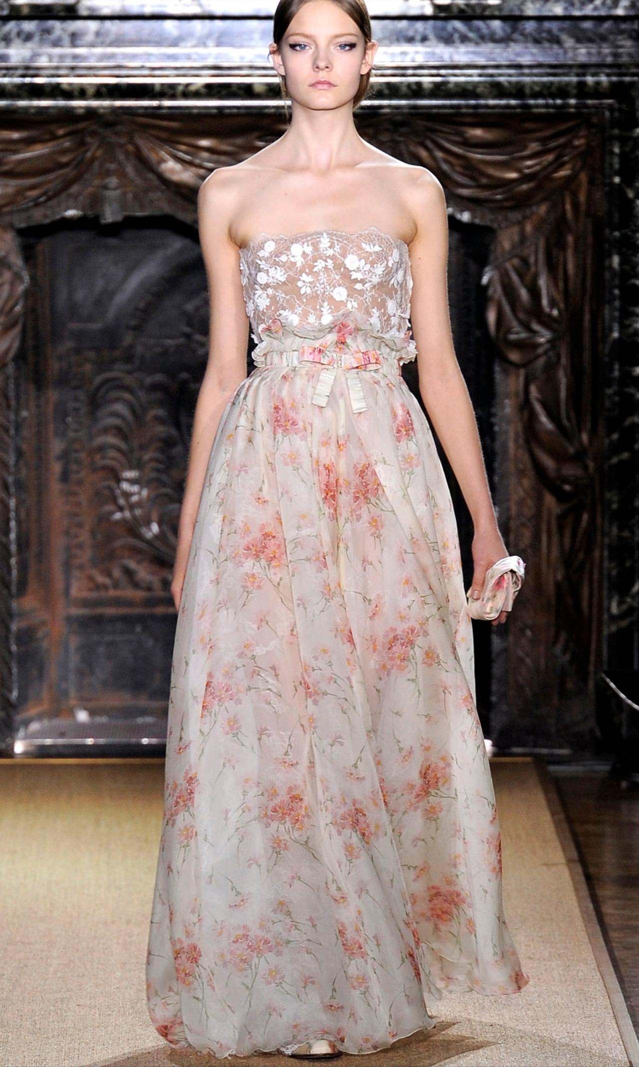 秀场回顾 | Valentino 2012春夏高定系列：浪漫主义的极简革命！
本
