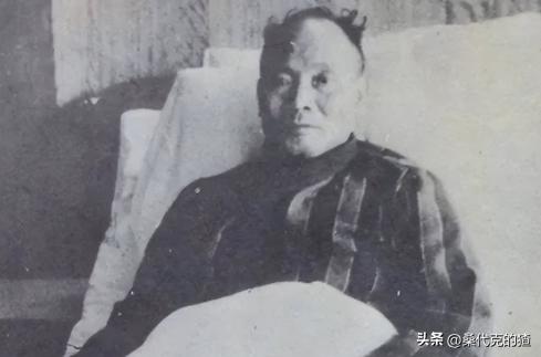 1954年汤恩伯死在手术台上，蒋介石只是轻飘飘地说了一句：死了也好。汤恩伯是蒋介