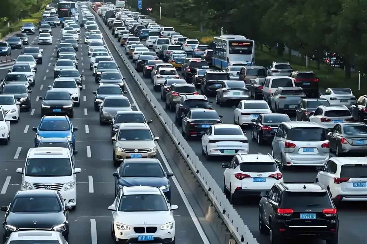 你问我答 你问我答这形式还挺实用的。像杭州市规划和自然资源局搞的“你问我答”，涉