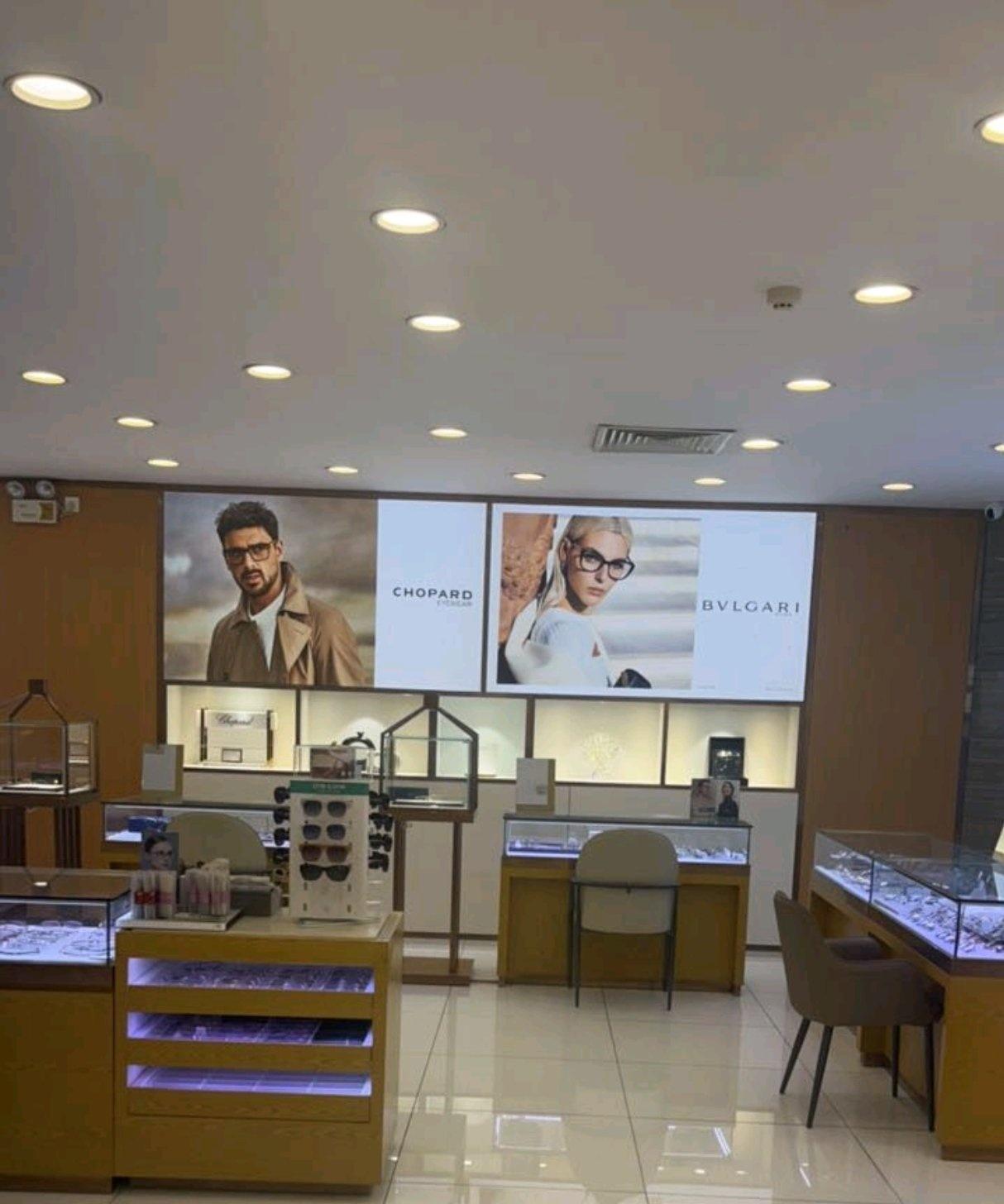 生活里的眼镜故事
📍成都 潞视界眼镜·蔡司依视路(春熙路店)
配眼镜 标准眼镜