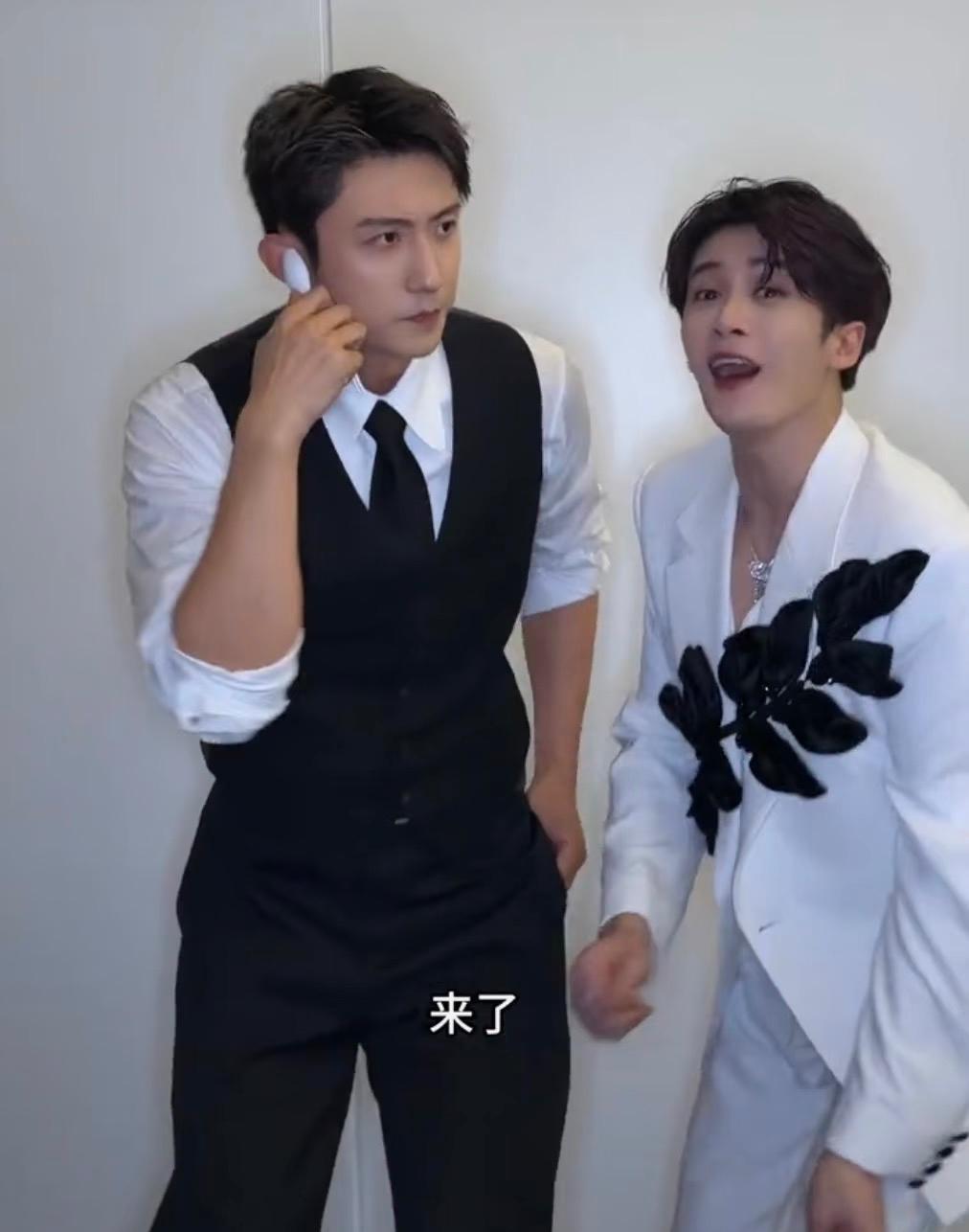 黄景瑜檀健次同框踩了3个坑 给所有人提了个醒 内娱同框 千万别这么端着 黄景瑜素