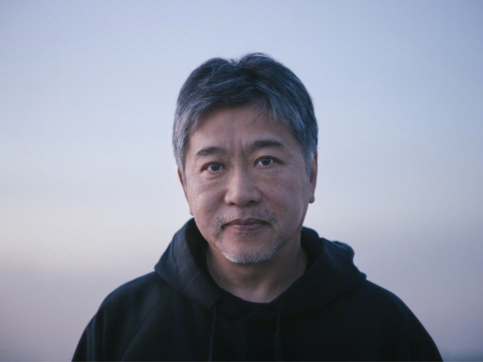 是枝裕和新作《盒子里的羊》（箱の中の羊）官宣，由绫濑遥和搞笑组合千鸟成员大悟主演