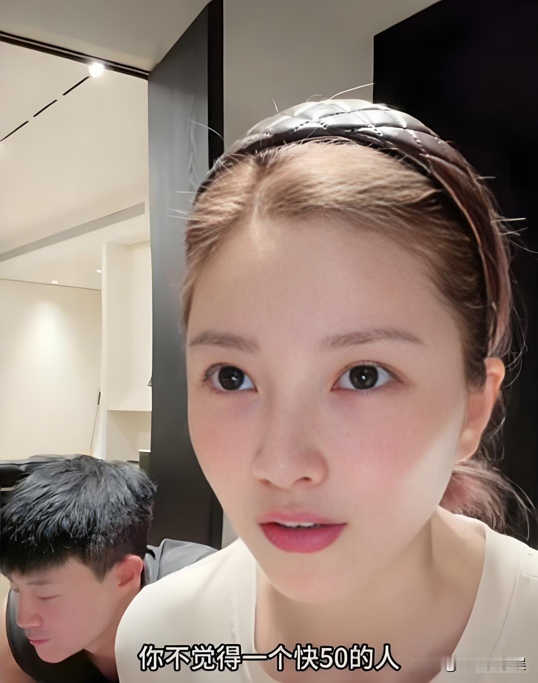 网友问王灿：“你介意杜淳拍吻戏吗？”

王灿淡淡的说：“他这个岁数已经接不到吻戏