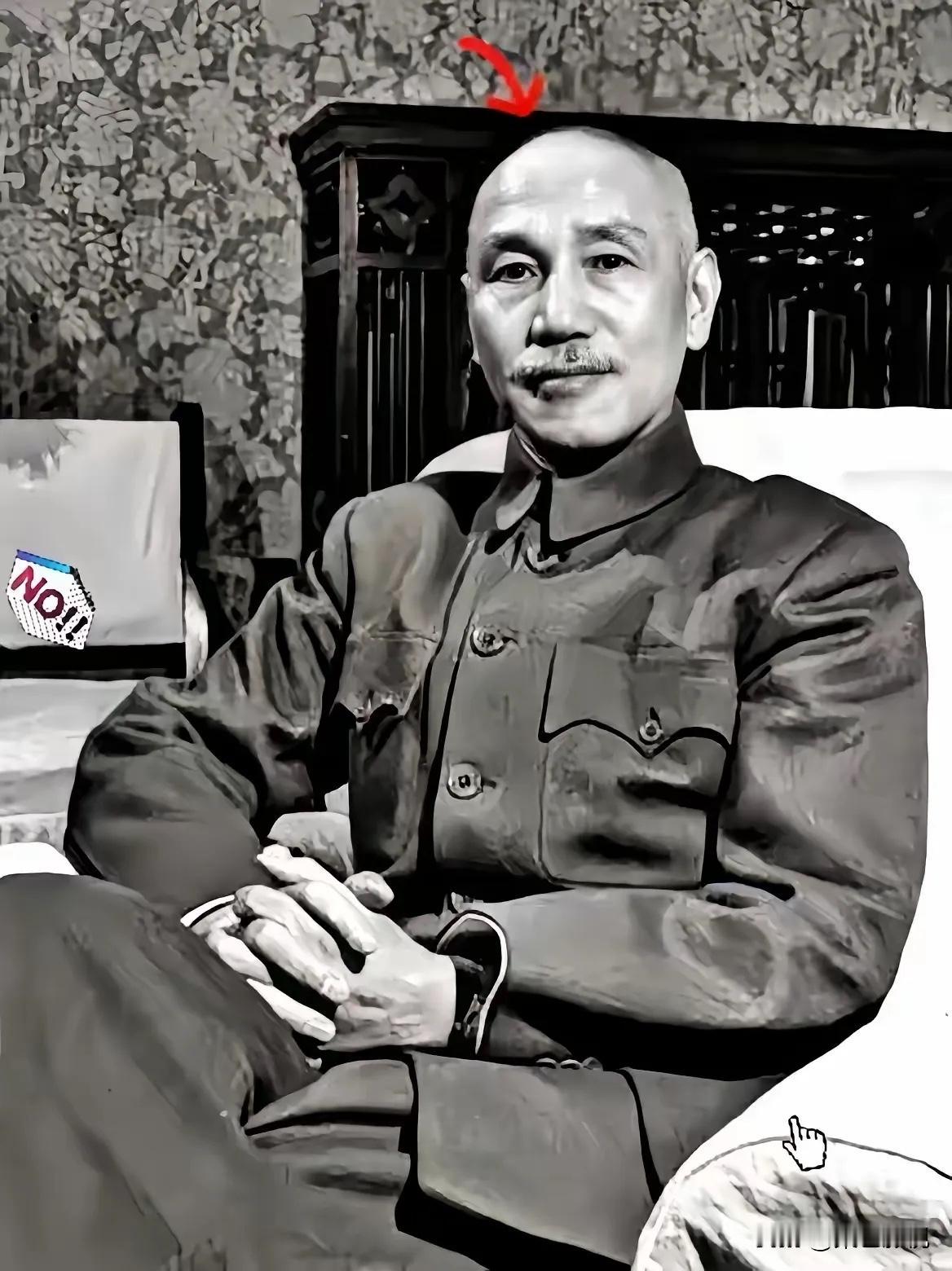 他在大陆选了两个墓地，但临死时杀了1800名共产党人，竟然想让墓地回大陆，这不是
