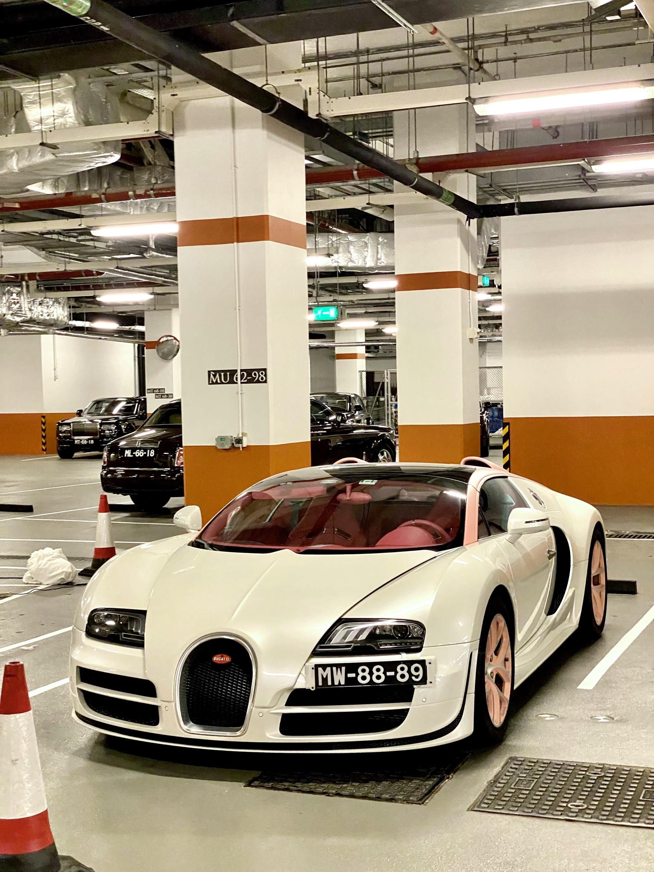 这辆唯一的布加迪Veyron Grand Sport Vitesse准...