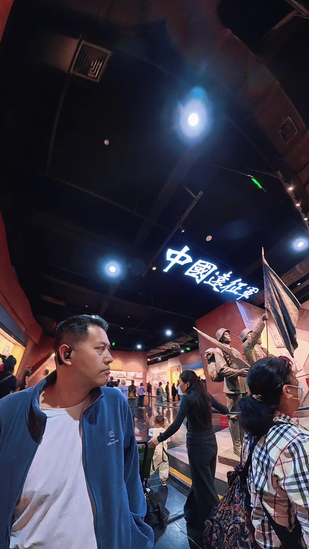 今天在腾冲国殇墓园，听着那些坚定的话语，心里格外沉重。历史不会忘记，先烈们用生命