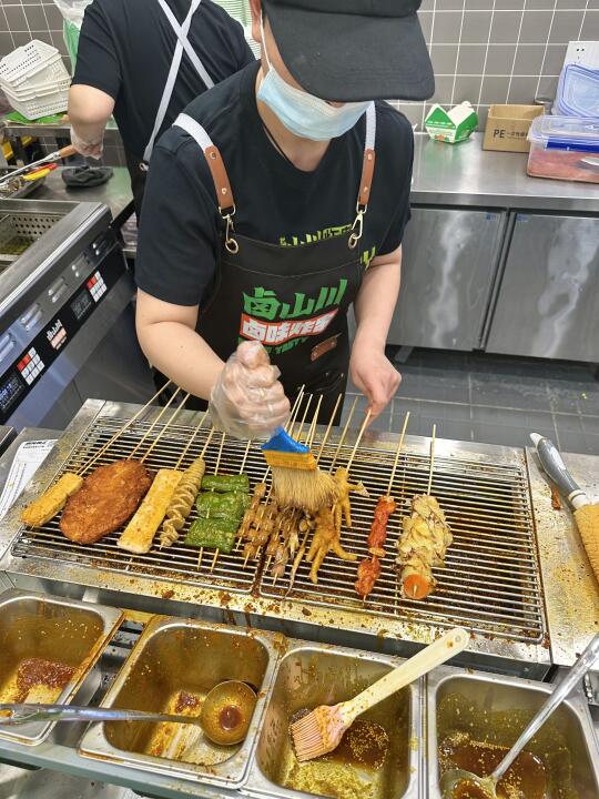 来国贸反复吃的！炸串之光吼吼吃。。。