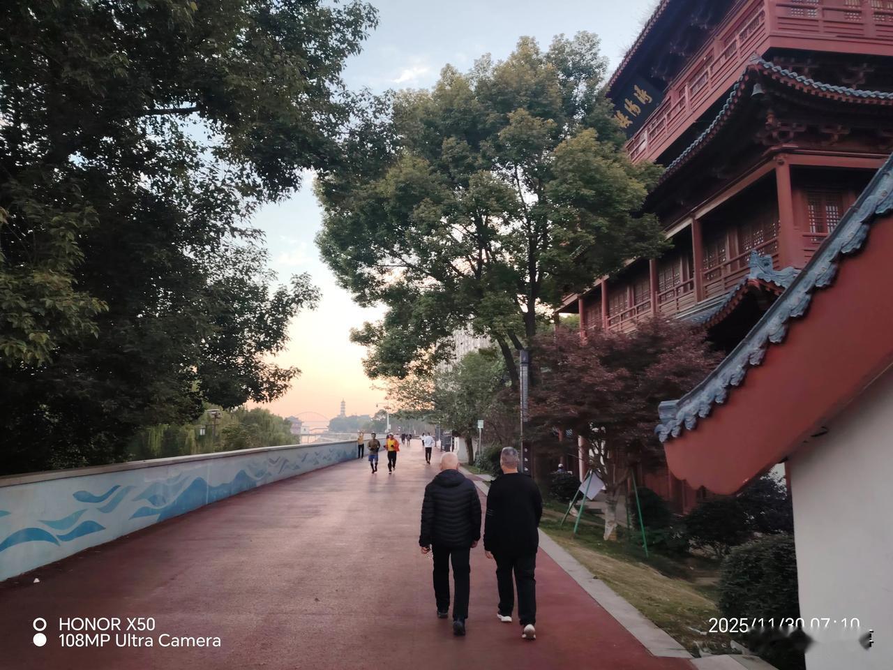 给2026的自己写句话2026年每天坚持晨练打卡