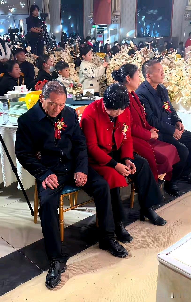 一场婚礼男方家长和女方家长的心态看来完全不一样！
