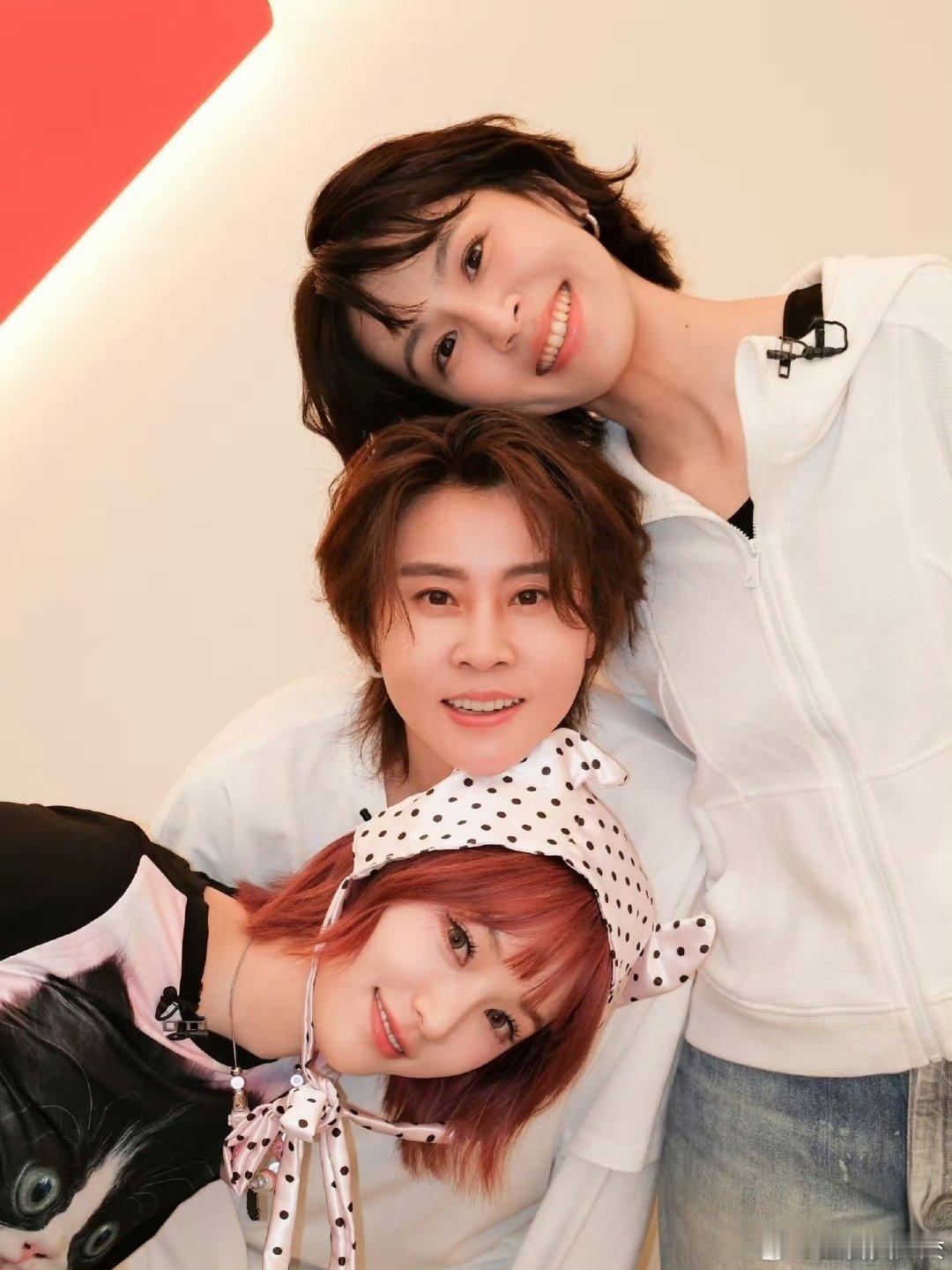 曾沛慈问王濛嘎嘎怎么用乘风2026俺们东北和台北也就这点区别了哈哈哈哈，双向教学