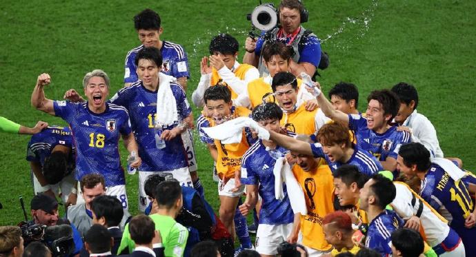 日本4比0大胜突尼斯！黄健翔赛后这番话直接打脸中国足球。

今天上午结束的世界杯