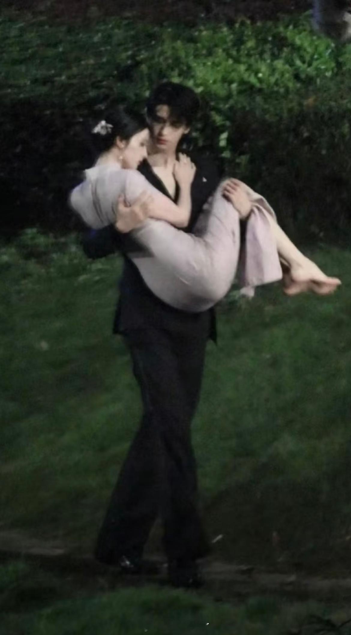 嗷嗷嗷嗷我不允许有人没看过这张照片我滴妈这个慕容清峄和任素素太权威了，从此后民国
