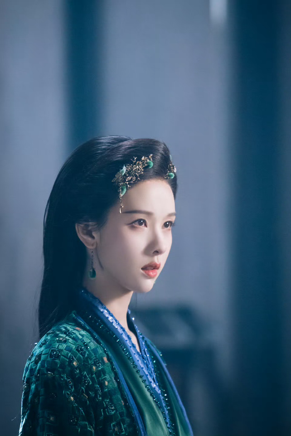 陈都灵雾妄言cdl陈都灵楚朝无论这个世界对你怎样，都请你一如既往的努力、勇敢、充