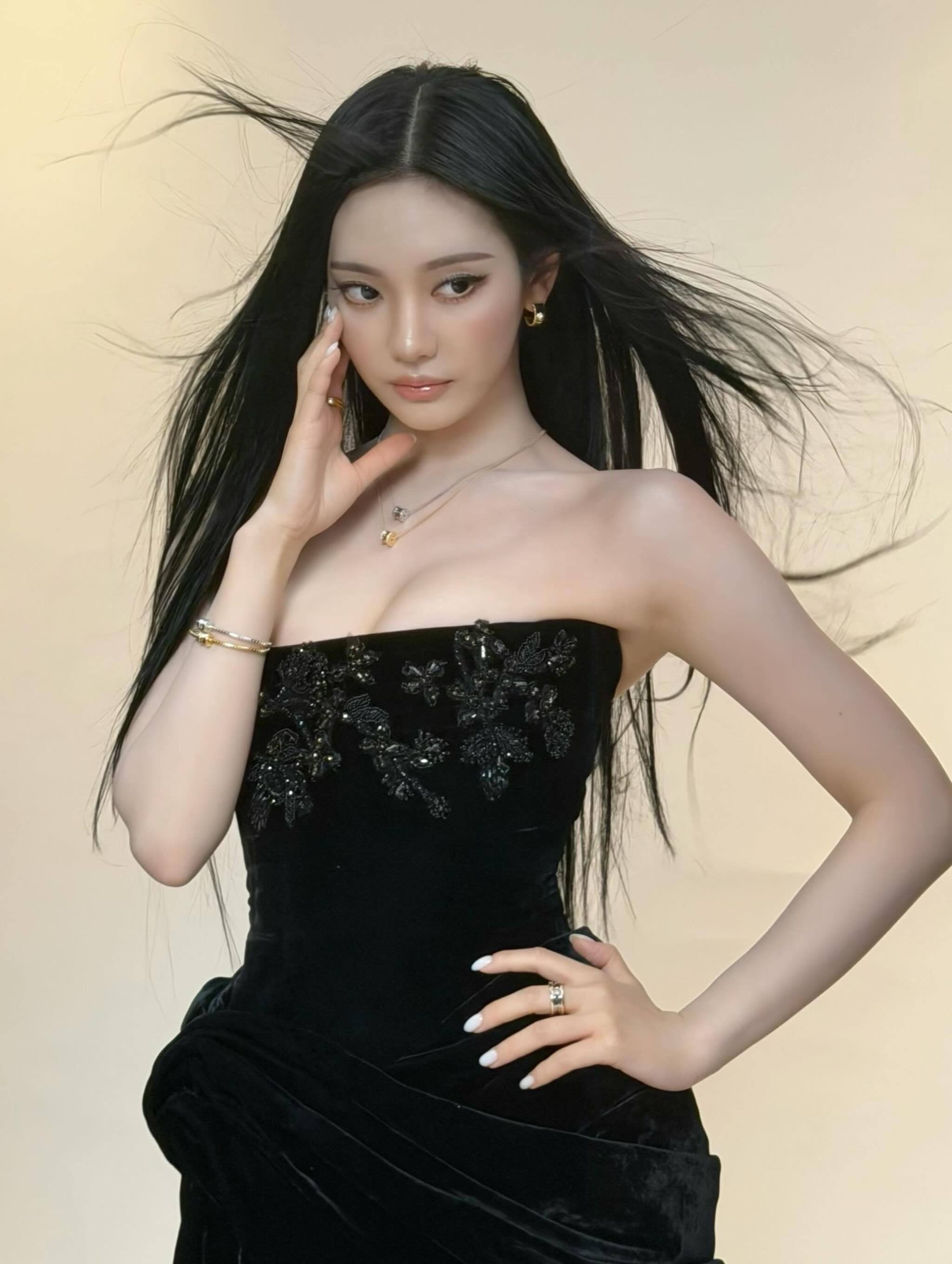 NINGNING宁艺卓·美丽黑天鹅🖤🖤🖤 