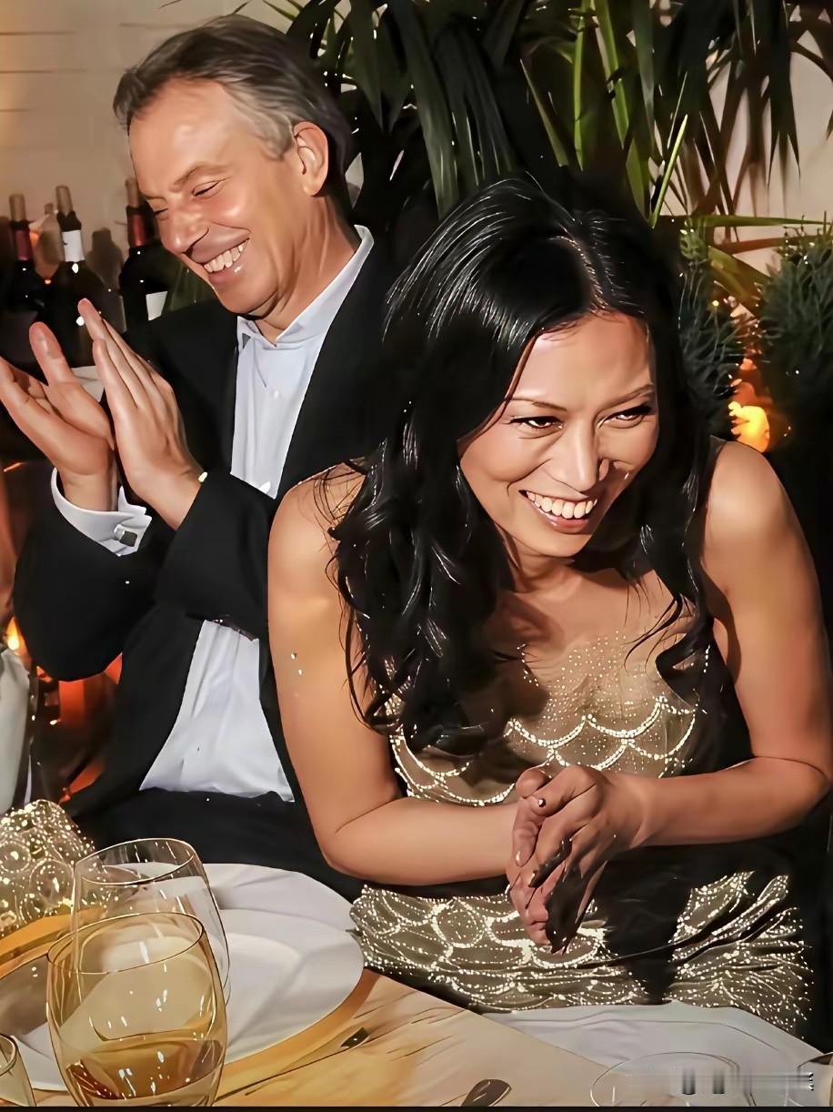 说两个人彼此喜欢装不出来，拿邓文迪和布莱尔举例有点不妥。邓文迪可是个传奇人物，她