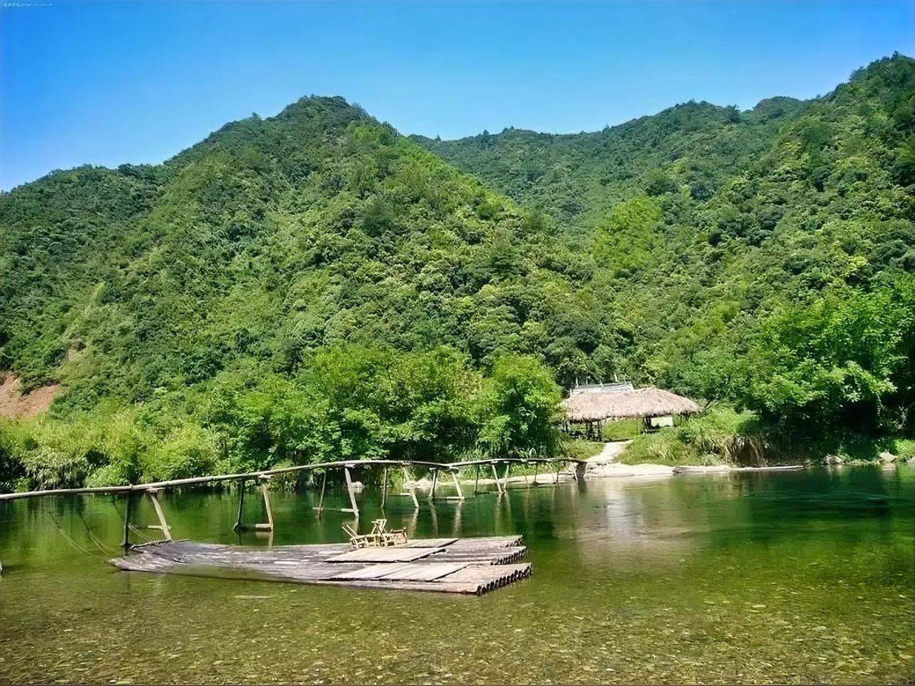 去古徽州的祁门县，听当地的人说：祁门是没有存在感的县，远离市府所在地屯溪区，不像