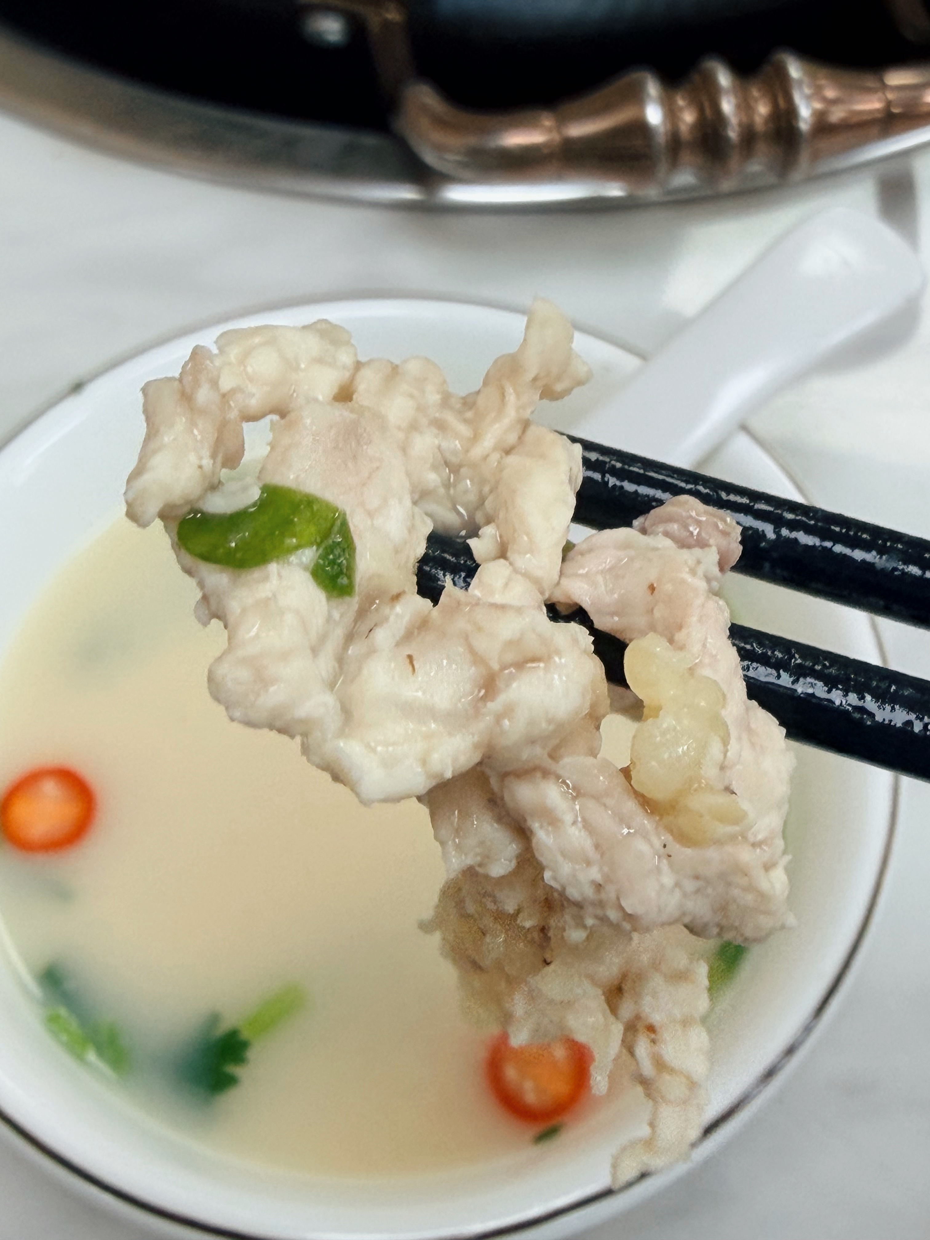 结束急头白脸找了一家猪肚鸡，谁能告诉我是只有某家猪肚鸡这样吗还是广东都这样，这个