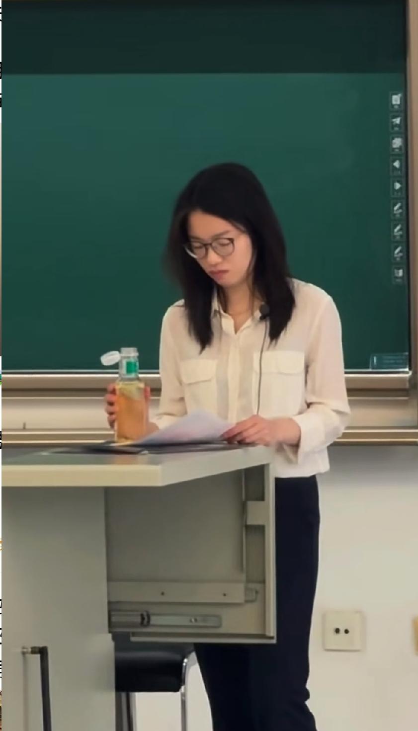 这是当代中国最年轻的数学家，也是首位取得华尔兹奖的中国人王虹，不仅人长得漂亮，更