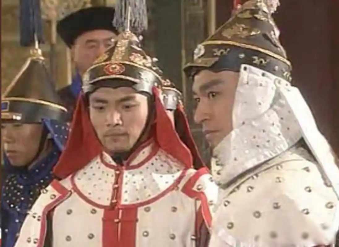 明明是同母三兄弟，多尔衮为何亲近弟弟多铎，却打压哥哥阿济格
顺治年间，京城突然闹