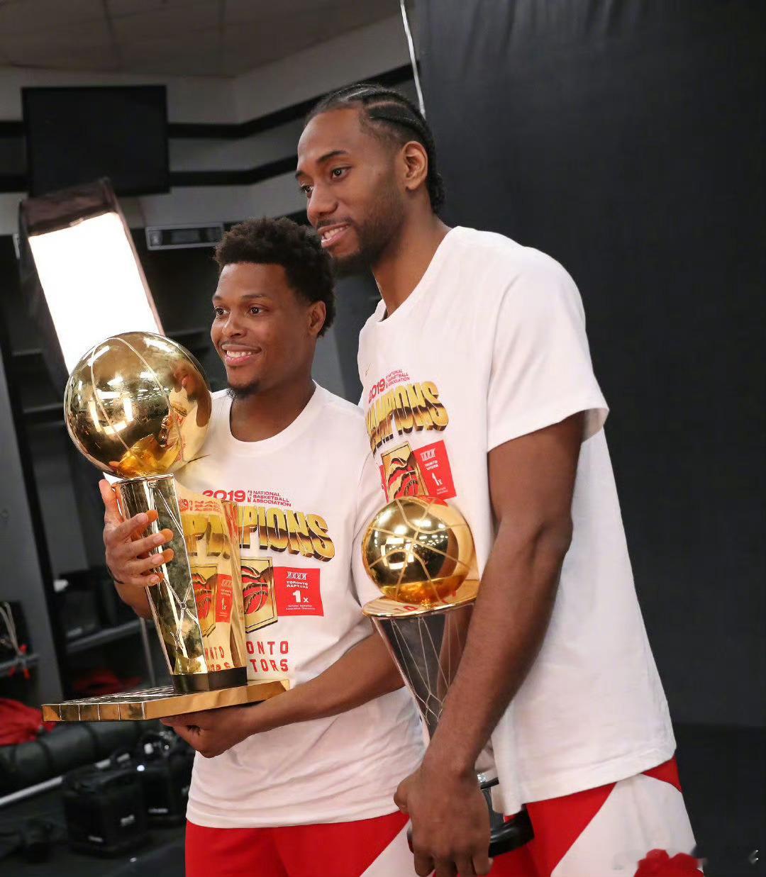 库班：伦纳德不值得猛龙给他立雕像，他是主动离开的…… 