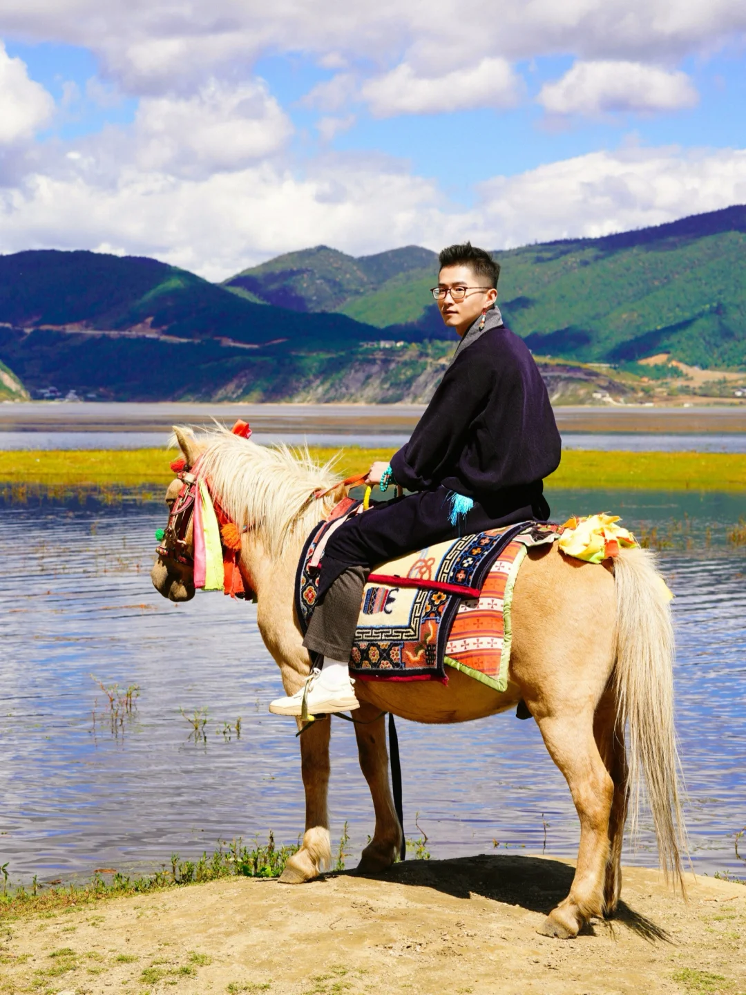 从城市烟火到山野清风，解锁「人马一体」驾趣