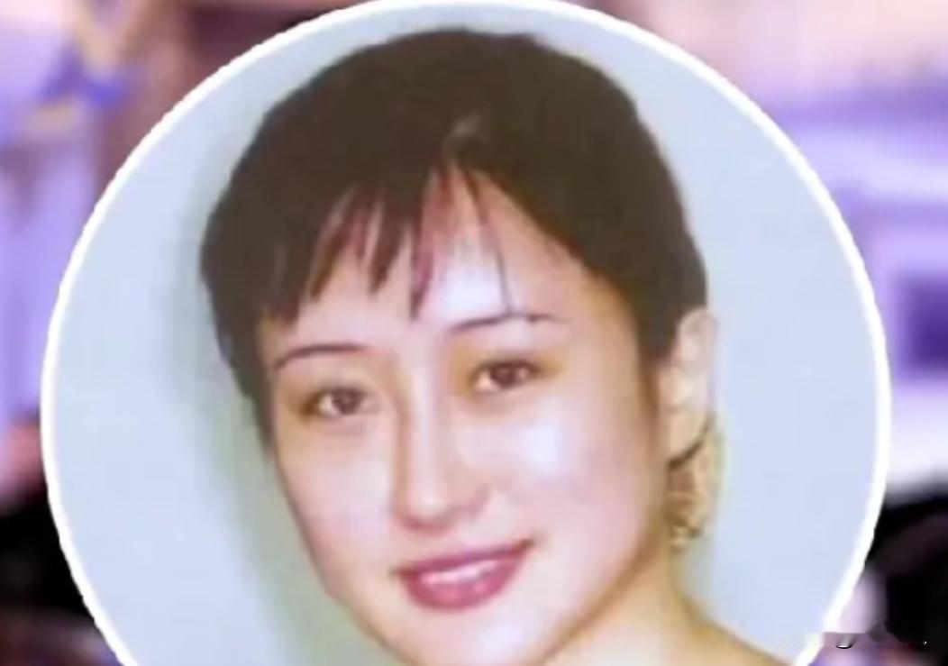 2001年，空姐杨旸与有妇之夫郭介明相会。二人温存过后，随即发生冲突。冲突的结果