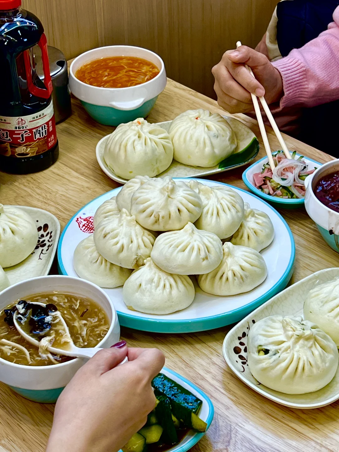 在天津带闺蜜去吃包子，吃了一斤，吓坏我了！