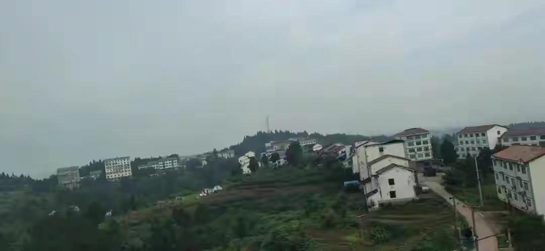 重庆退休金每月七千三，那绝对是高水平。重庆退休人员养老金平均水平才3500元，这