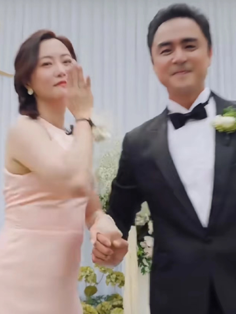 谁懂啊！明道是陈乔恩婚礼的伴娘明道真去参加陈乔恩婚礼了，还做了伴郎，谁懂《王子变