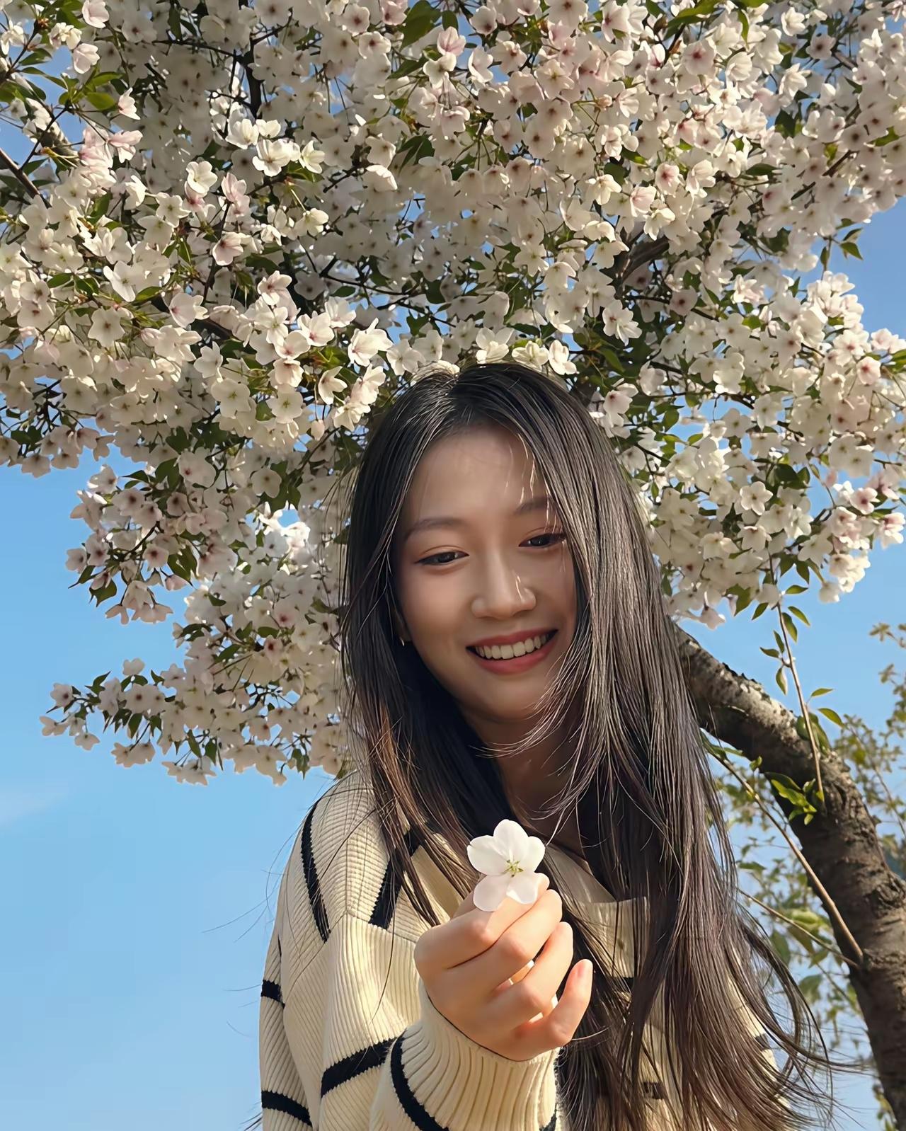 怎样保持清新微笑呀?
想要保持清新微笑？其实不难，做到这3点就行。

第一，认真