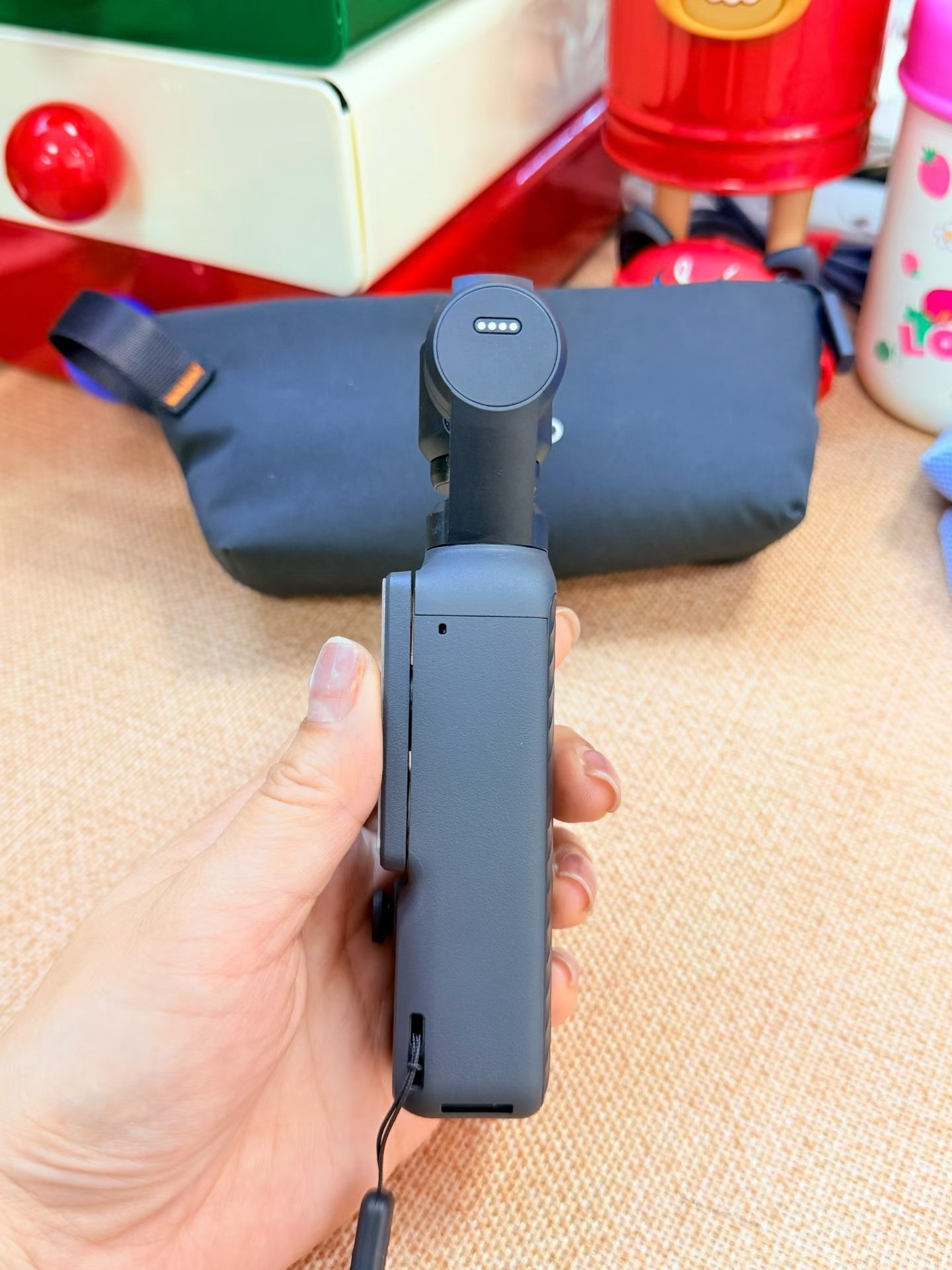 精品二手口袋云台大疆Osmo pocket 4标准版8月激活，带随心换，官方标配