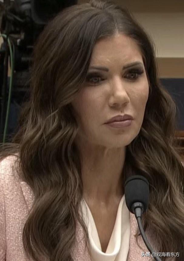 美国总统特朗普宣布，克里斯蒂·诺姆将从国土安全部长一职调任至他所称的“美洲之盾”